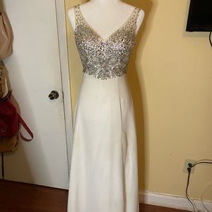 TLC says yes to the prom